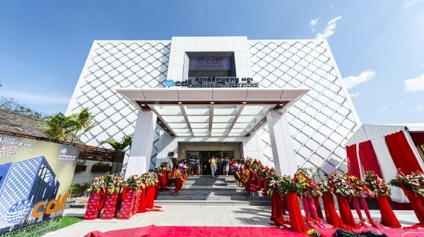 中免集团增开海外免税店，吸引游客巨额海外消费回流到中国