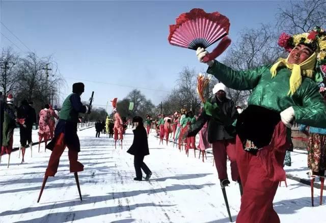 20万张底片，这个日本人记录了80年代中国最全的影像！