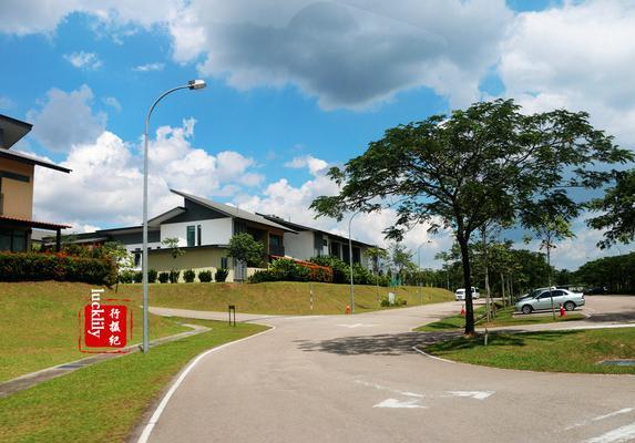 探访马来西亚新山教育城的两所学校