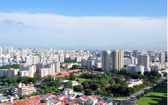 美籍华裔作家眼里的新加坡，句句切中时弊！