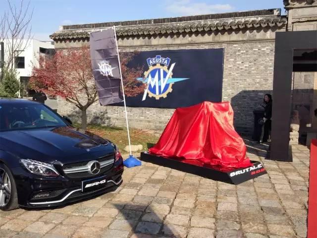 给我一个理由，为什么这辆800mL排量的车售价19.8万?