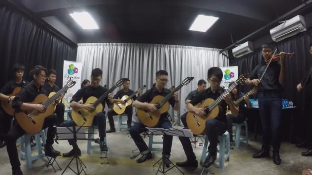 一首新加坡娱乐剧场的吉他小提琴合奏曲 音乐跟艺术的完美结合