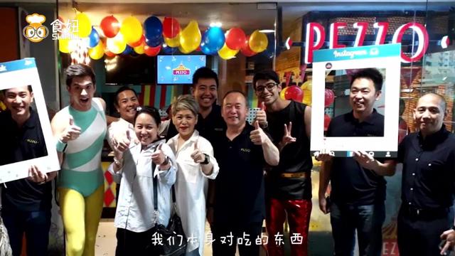 风靡新加坡的黑披萨，终于开到了深圳！