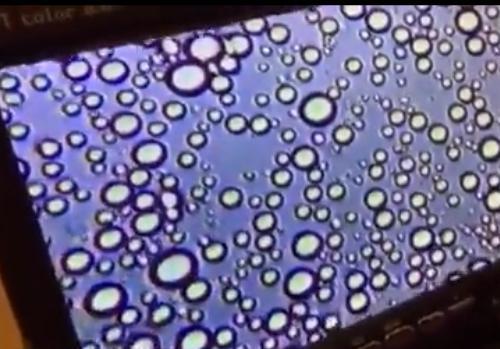显微镜下母乳居然是“活”的！母乳喂养的好处又添加铁力证据