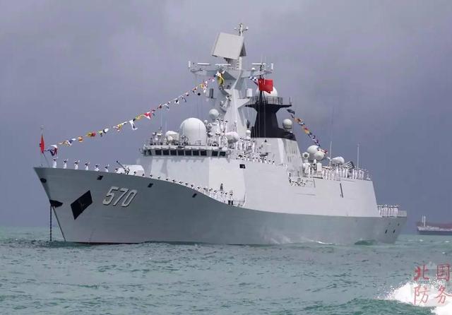 都图啥？新加坡海军过个生日，中美俄日法等20国派军舰来捧场