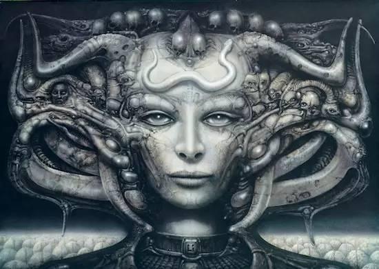 成熟异形的出现，和人类对抗让观影者们一饱眼福了