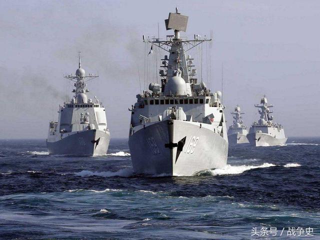 海盗被抓之后是这样对待的？可解放军抓到海盗后一样无可奈何，只因这一国太不给力！