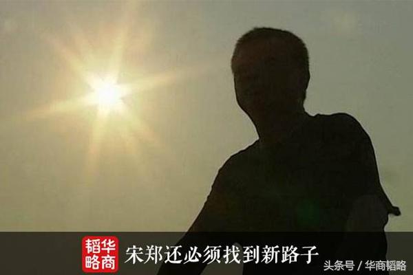 这个从不把自己当回事的中国人，成了无数中国人折服的对象