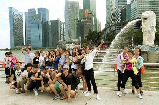 外媒称中国客蝉联新加坡最大“金主” 年消费超170亿