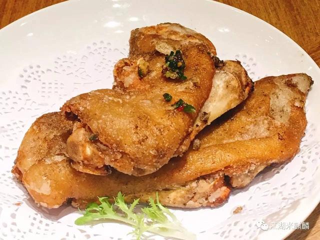 这家能“闭着眼点菜”的餐厅，只靠10道菜，独霸江湖17年