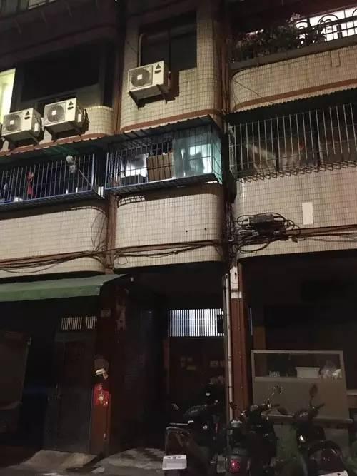 杭州小情侣订了家台湾民宿，入住后发现卧室、浴室都装了摄像头！