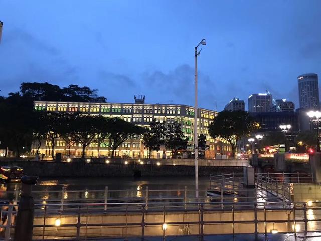 看新加坡夜景，再黯淡的心情也会被照亮