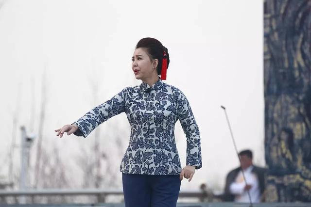 国家一级演员，中国女高音最“完美”的人，多国演出都取得成功