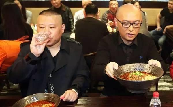 背后真相(11)：一只不正经的黄焖鸡将进军美国