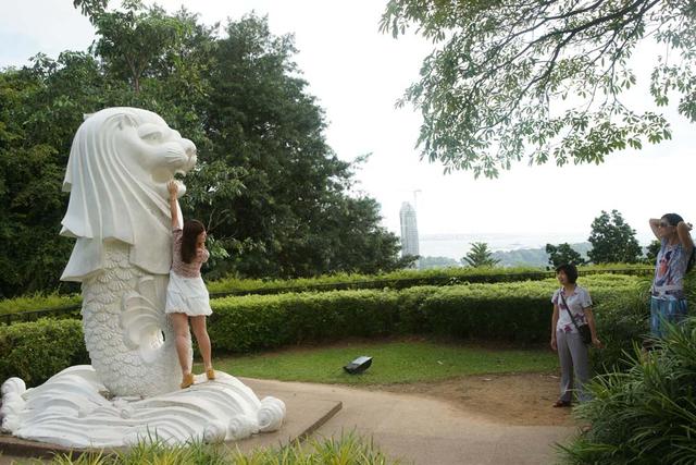 新加坡纪行——花柏山上的浮雕