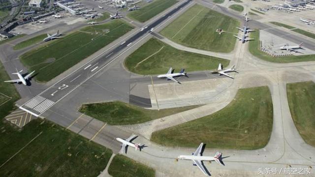 从巴菲特投资美国航空业说起：行业产能对股价的影响