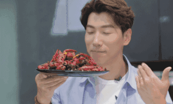 会做饭的男明星那么多，但是“食神”之位我只服他！