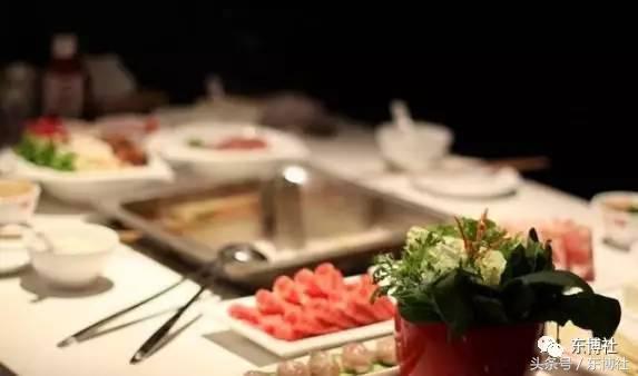 能用新加坡的标准衡量“海底捞”吗？