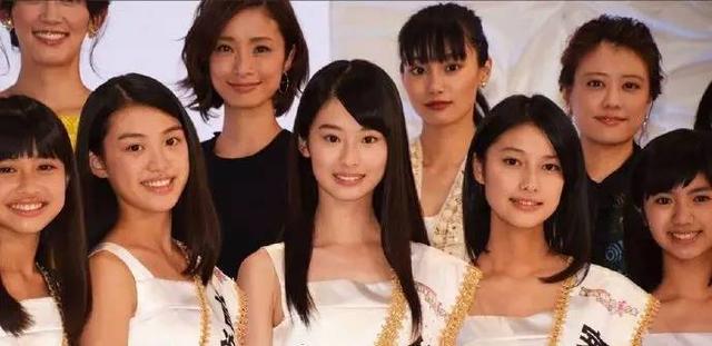 日本美女选秀质量也不行 13岁美少女冠军看起来很成熟