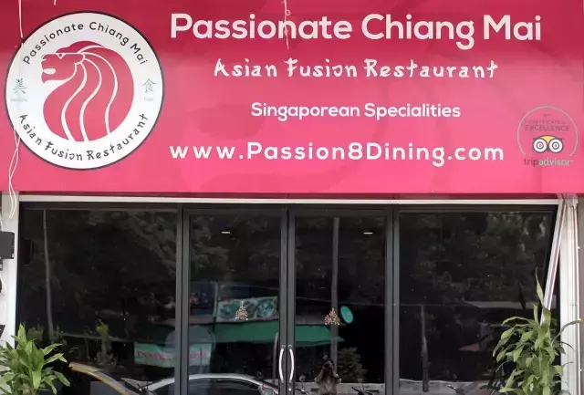这家在清迈的亚洲融合餐厅，光是一道新加坡辣蟹就调试好几个月