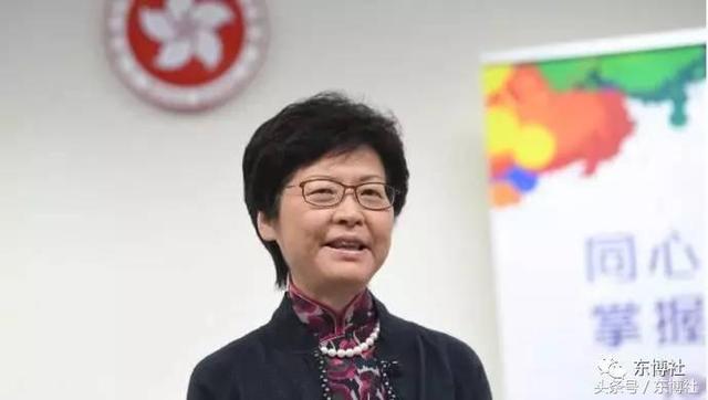 不甘心中国香港经济落后于新加坡，林郑月娥访问新加坡学习
