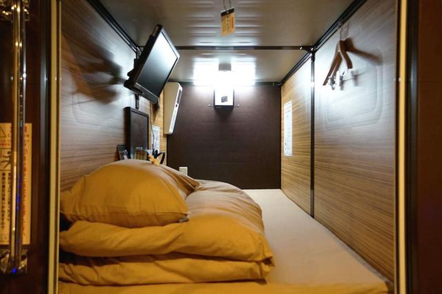 直击日本的胶囊旅馆：有钱都不一定能入住，两种人被绝对禁足