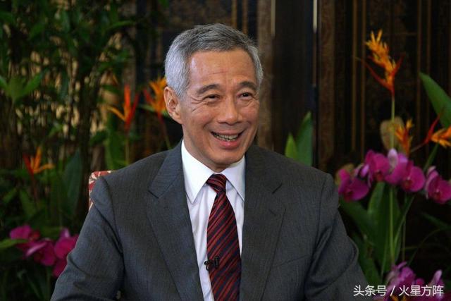 与这“墙头草”小国打交道，面子上可以过得去，但要多留一个心眼