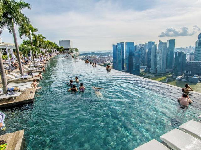 新加坡一游泳池因被称为世界“最可怕”泳池而走红