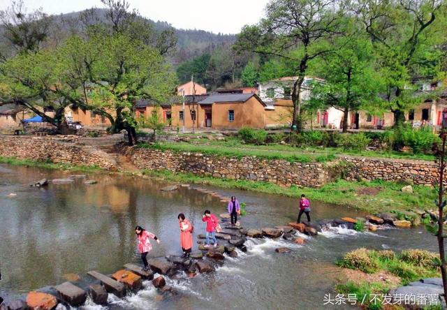 河南一个小县城，每家都有人出国，有的还娶了日本妻子