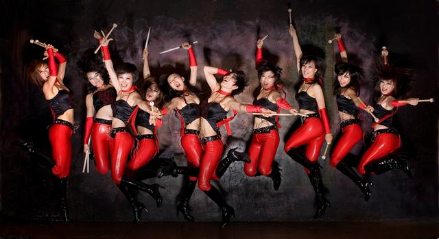 纸醉金迷的F1新加坡街道夜赛，为什么还能继续玩4年？