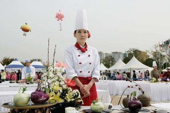 不止能吃还要会看：中国《饮食男女》与日本《寿司之神》