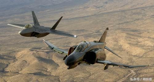 同为美国第五代战机，到底谁更牛：猛禽F22A闪电 vs F-35对比