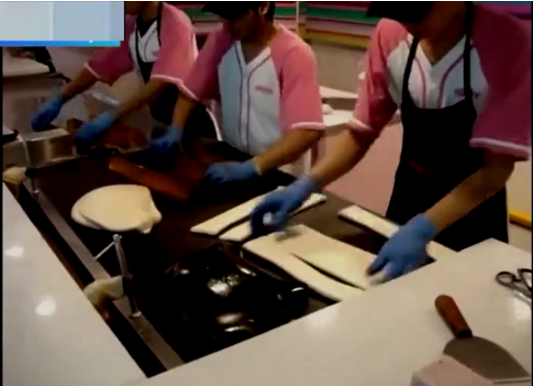 在新加坡街头看小贩做糖，看了过程却猜错了结果