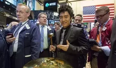 30岁时身价家百亿，被称为网红，两年后却缩水百亿合伙人都离开他