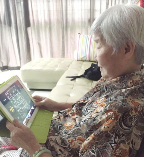 新加坡岁数最大的‘最强大脑’，八旬阿嬷1分钟记40号码