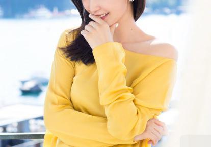 她被传花钱雇粉丝 从自卑女到国际大咖不易 如今44岁美艳动人