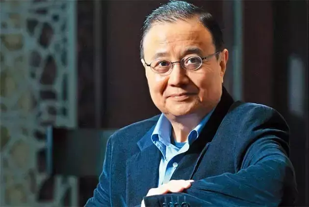 超越三星索尼，年营收173万，他如何从茶叶蛋小贩到显示器之王？