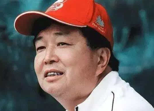 流落泰国卖血度日，现富可敌国真正财富无人能知，王健林都不如他