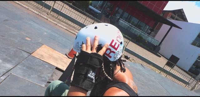 “驰”骋世界，中国极限轮滑第一人在印尼IOXC极限公开赛荣获亚军