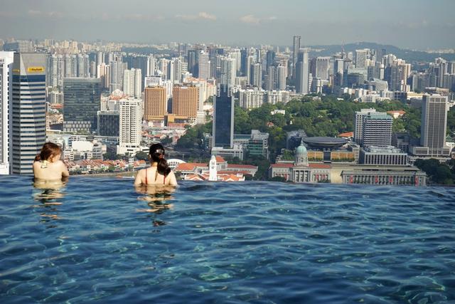 我的旅游画册 游览新加坡滨海湾金沙 狮城奢华地标楼顶俯瞰新加坡