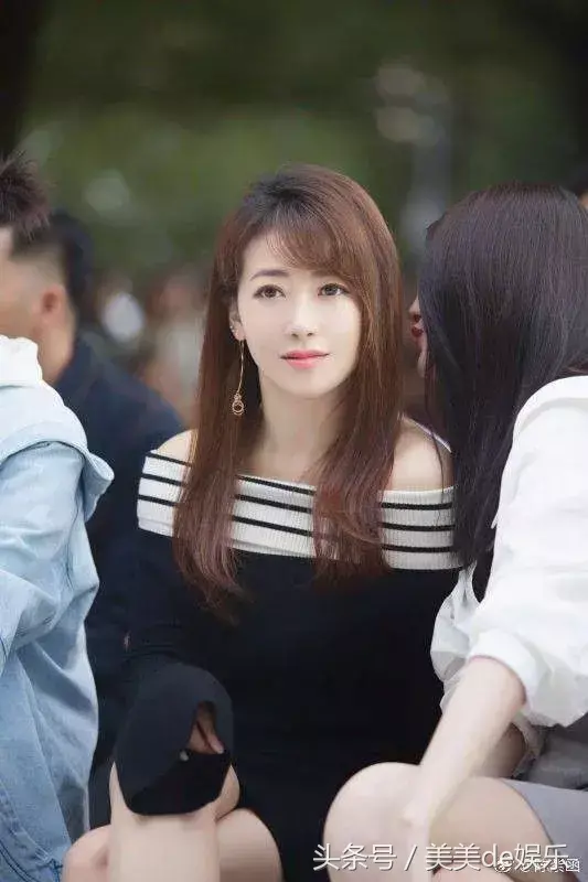 她是“万年女二”，美貌不输高圆圆！拍戏近百部，却一直不温不火
