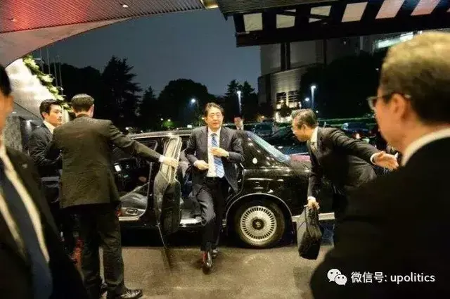 安倍，快跑！