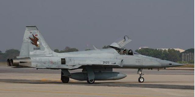 不要便宜耐用的枭龙，非要翻新美国古董战机，泰国：我也很无奈