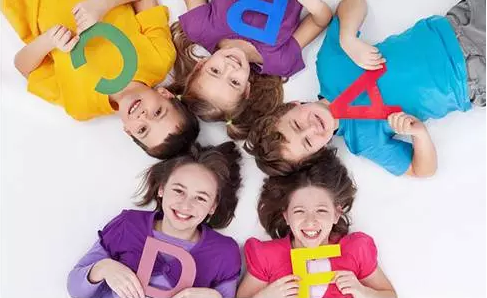 省下一年1w的学费，我家宝宝的英语启蒙这么做……