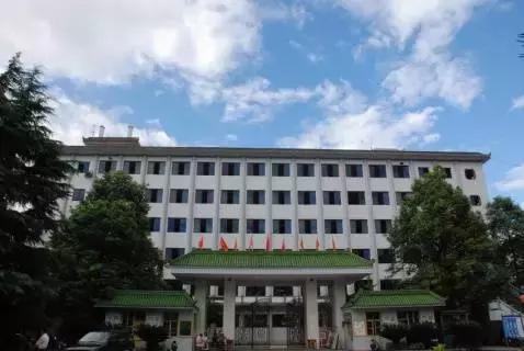 中国百强中学排名公布！四川这13所中学上榜！有你母校吗？