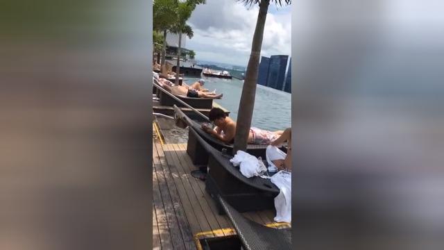 新加坡海景房，楼顶可以娱乐游泳，环境真美