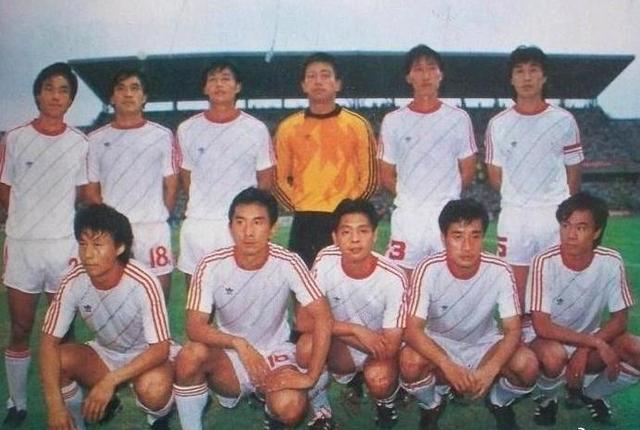 中国足球的国庆之耻！国足最呆板主帅高丰文 27年前爆冷输泰国