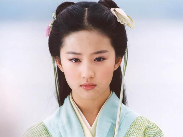 二度成为伴娘杀手，绝佳颜值，却被赵丽颖和baby取代，也太冤了吧