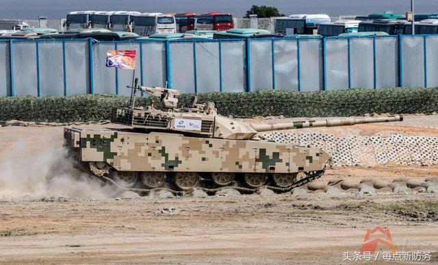 中国VT-4坦克10亿卖泰国28辆，俄罗斯表示T-14可以摧毁10辆VT-4！