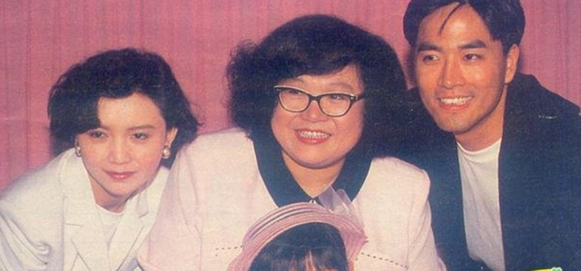 曾经是梁朝伟的情敌，沈殿霞的干儿子，如今56岁单身坚持拍戏！